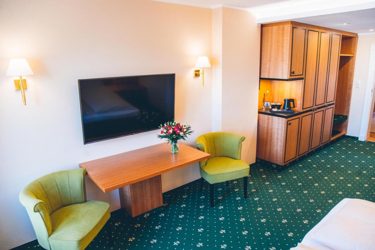 Gutshaus Neu Farpen Hotel Neuburg  Bagian luar foto